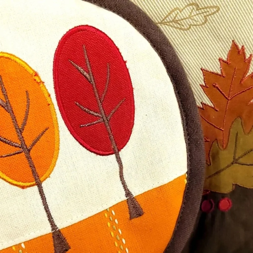 Plaid Red and Autumn Leaves Pot Holders Set
